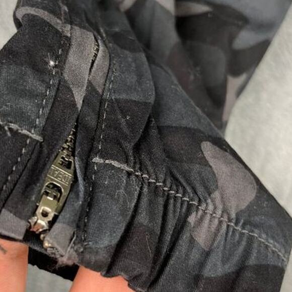 women's NWT natural reflections camo print pants - Picture 6 of 11